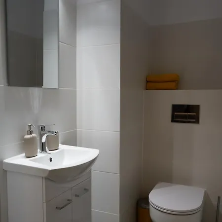 3 Bedroom 2 Free Parking Spots By Beat Apartman Krakkó