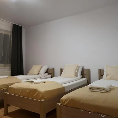 3 Bedroom 2 Free Parking Spots By Beat Apartman